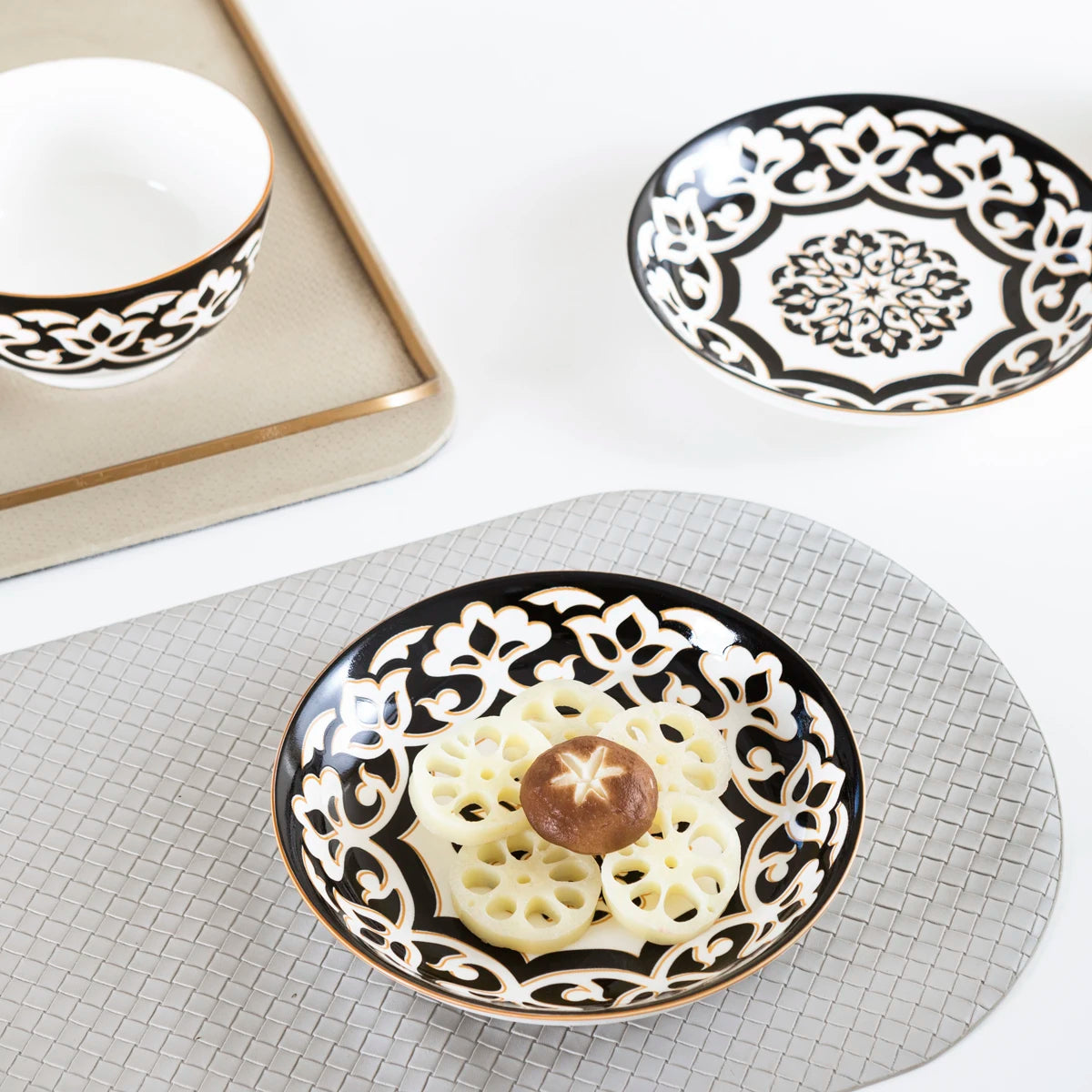 Classic Porcelain Dinnerware Set for 4-8 People