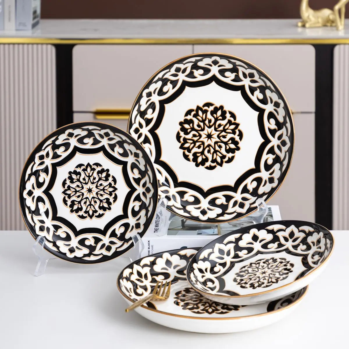 Classic Porcelain Dinnerware Set for 4-8 People